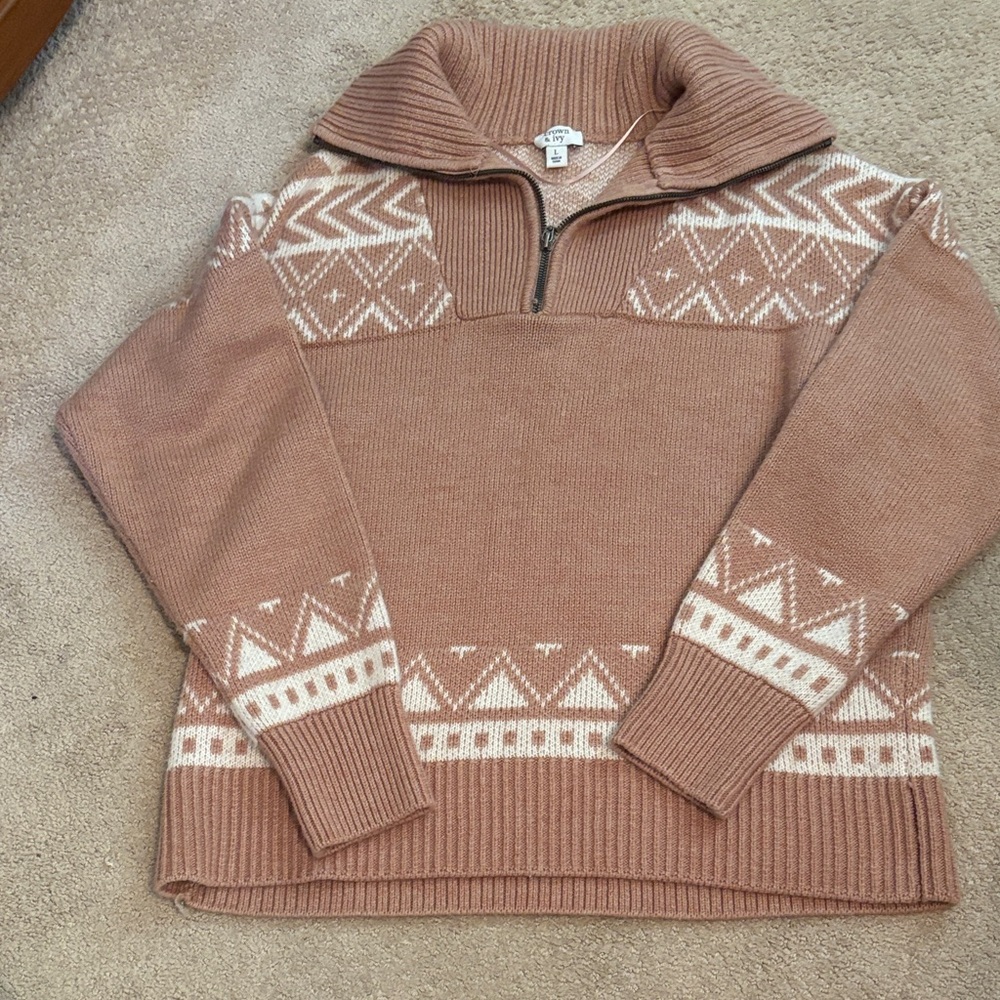 Crown & Ivy Tan Patterned Zip-Up Sweater